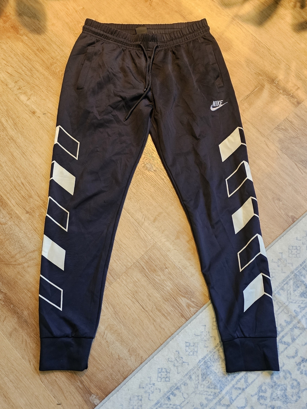 Nike Sportswear (NSW) chevron/block graphic jogger sweatpants Large Mens